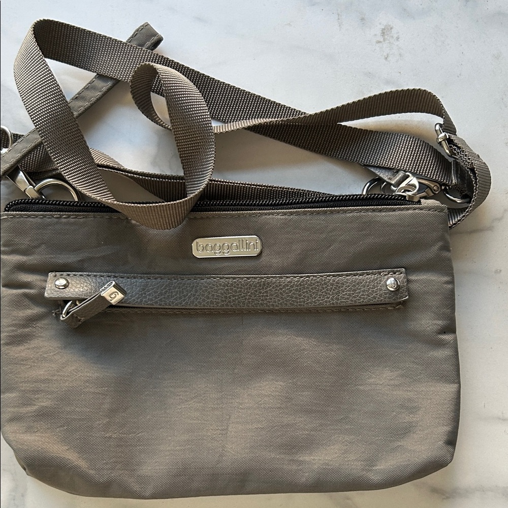Baggallini Taupe Crossbody mini bag like new